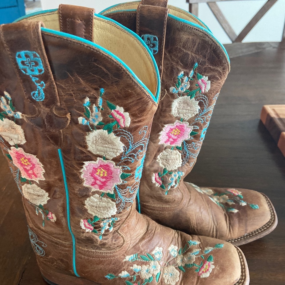 Macie Bean Rose Garden Boots